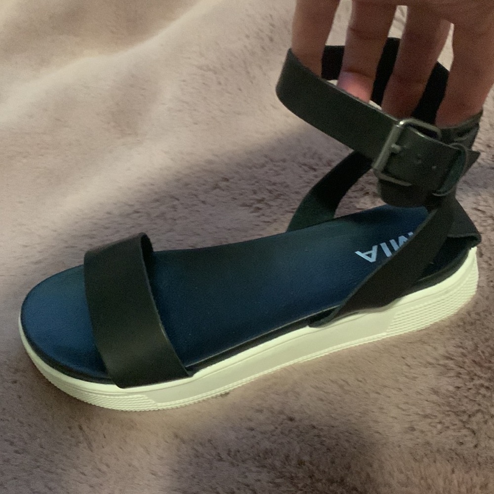 MIA ‘Ellen’ Platform Sandals